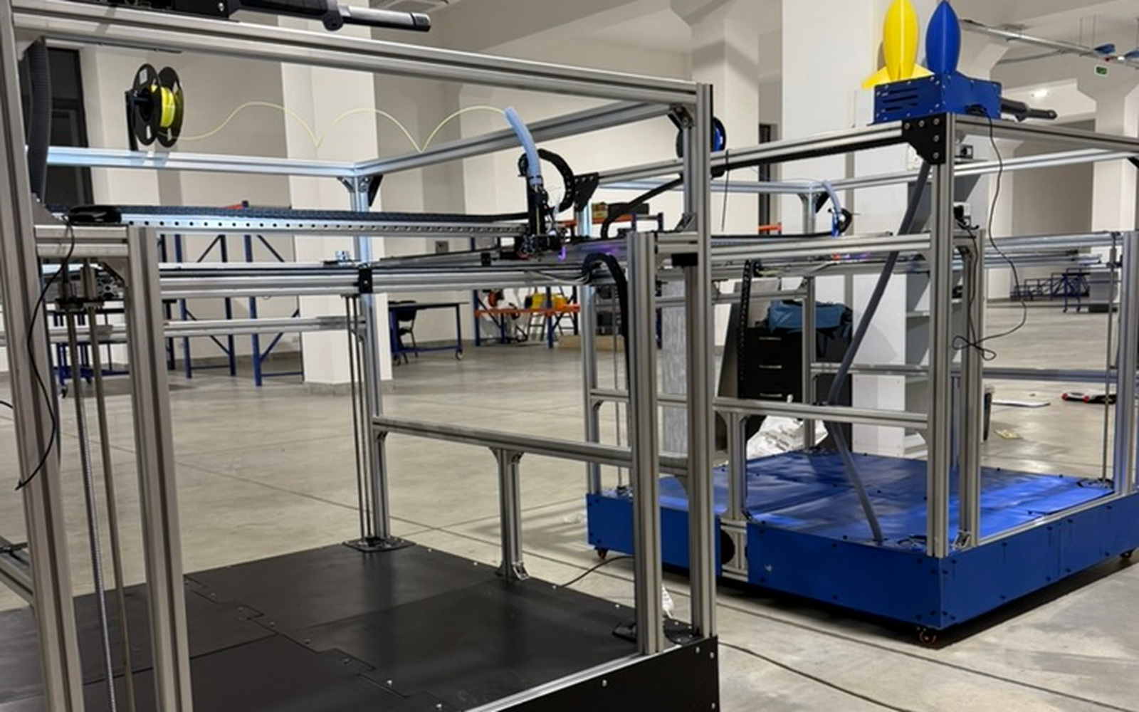 Large-format G3D frame assembly
